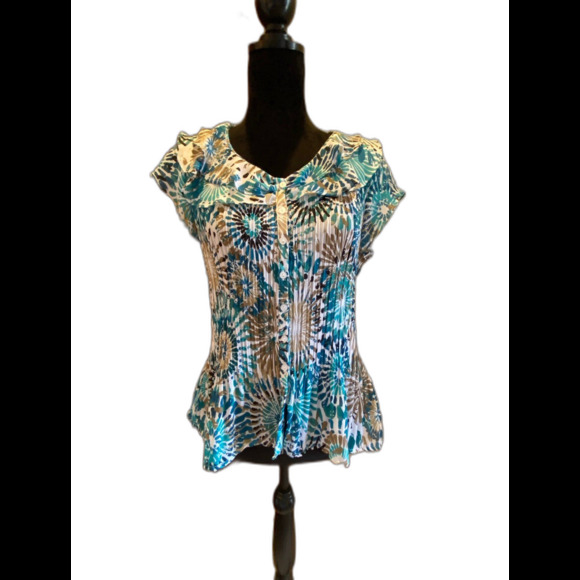 East 5th  Blouse Women’s Size ? Medium or  Large Top Cap Sleeved Collared - Picture 1 of 9